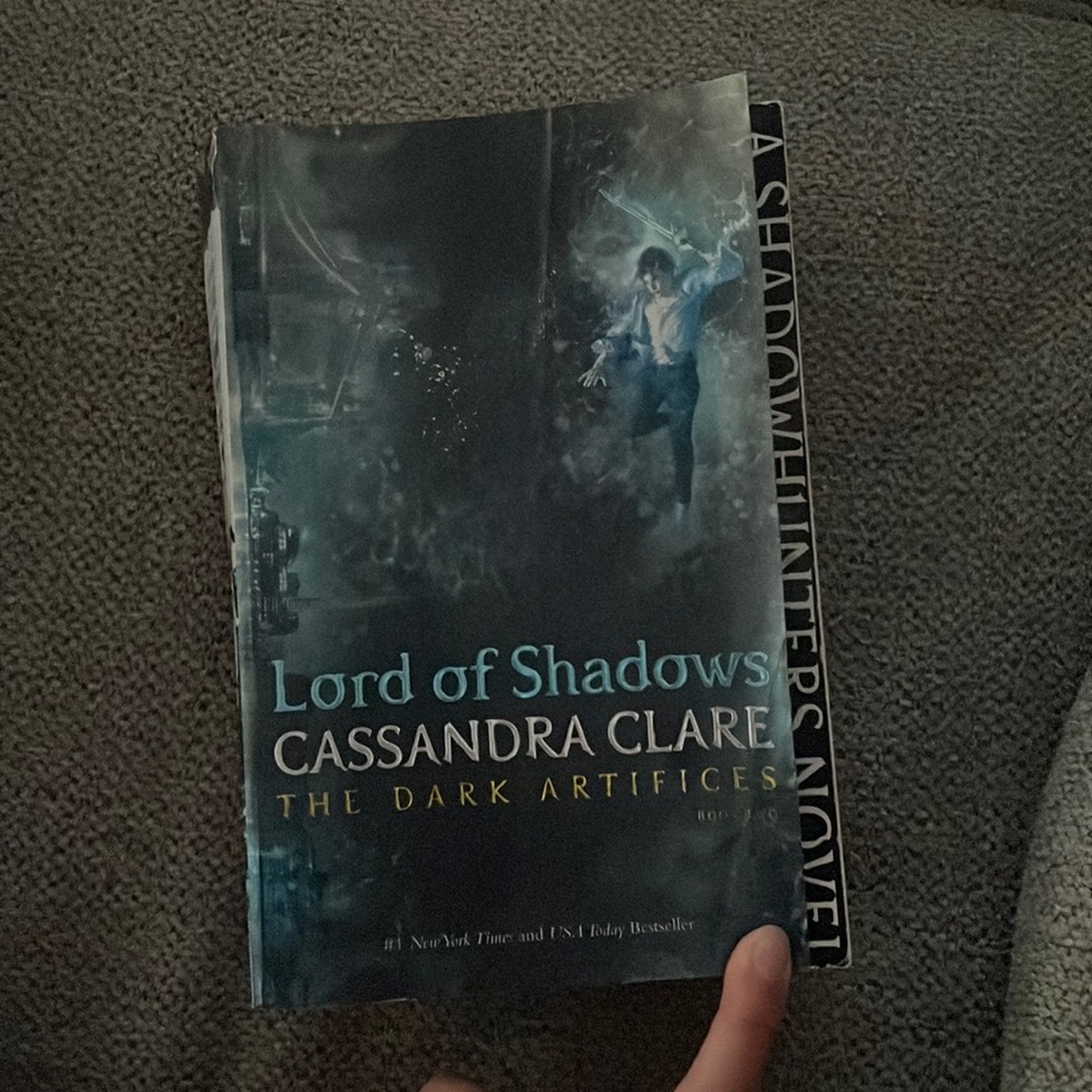 Lord of shadows book two the dark artifices